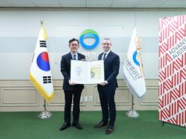 한국환경공단, ‘에너지 글로브 내셔널 어워드’ 수상 “해외 환경시장 진출 본격화...마중물 역할 기대” 기사 이미지