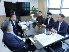 제5기 환경정책 전문가 해외파견 성과 점검 회의 주재하는 한국환경보전원 신진수 원장 기사 이미지